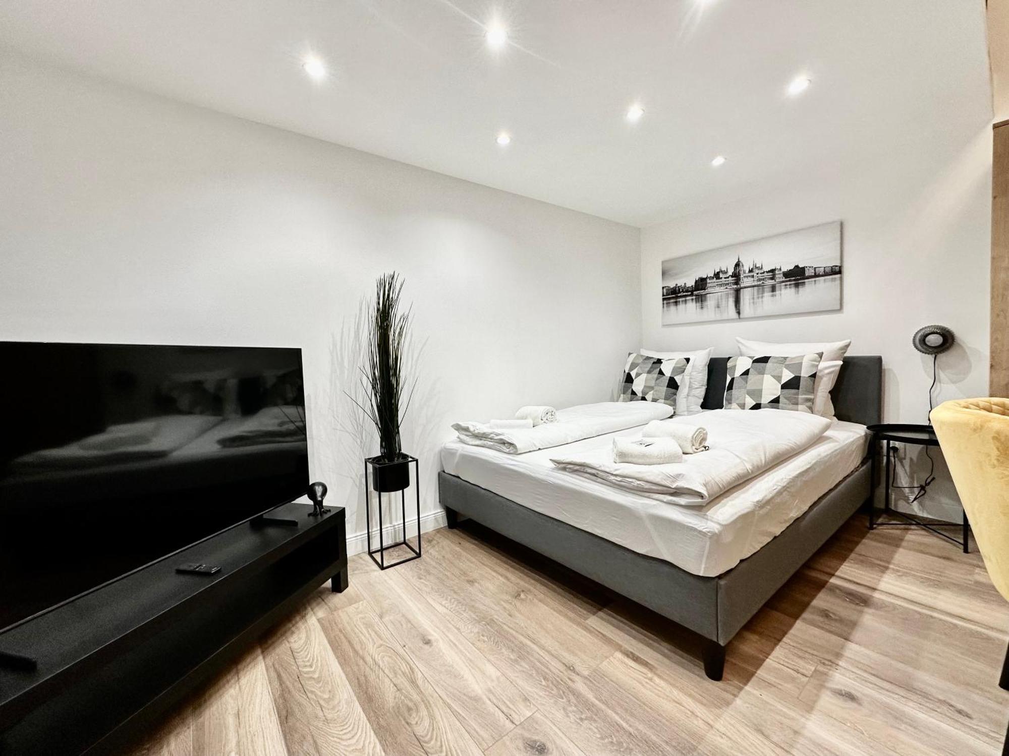 בודפשט Premium Apartment By Hi5- Brody Street מראה חיצוני תמונה
