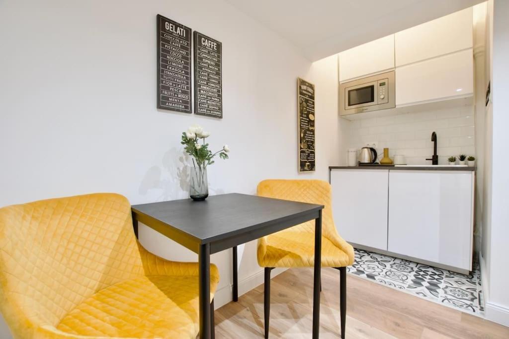 בודפשט Premium Apartment By Hi5- Brody Street מראה חיצוני תמונה